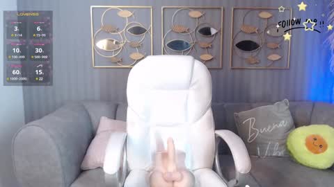 Snapshot of lara_jeean chatting on 01/27/25, 10:16 Lara online show from 01/27/25, 10:16