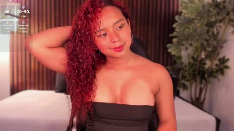Snapshot of lara_jones_ chatting on 01/13/25, 03:45 Lara  online show from 01/13/25, 03:45