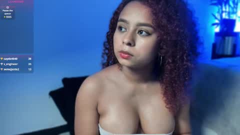 Snapshot of lara_jones_ chatting on 02/26/25, 10:04 Lara  online show from 02/26/25, 10:04