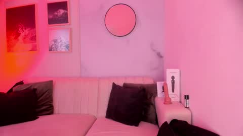 Snapshot of lara_madisson chatting on 10/30/25, 06:04 Lara Madisson online show from 10/30/25, 06:04