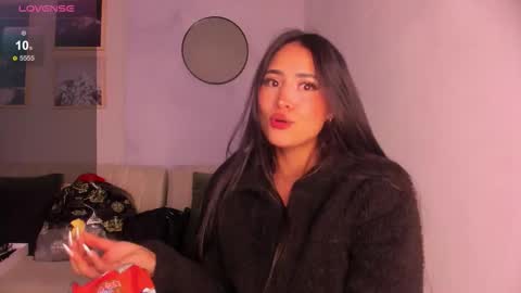 Snapshot of lara_madisson chatting on 11/17/25, 05:35 Lara Madisson online show from 11/17/25, 05:35