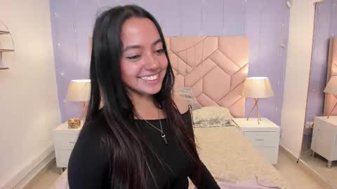 Snapshot of laraa_rous chatting on 09/09/25, 02:22 lara online show from 09/09/25, 02:22