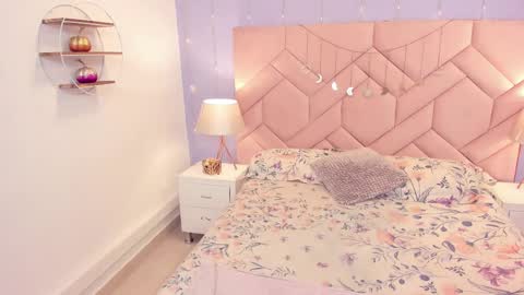 Snapshot of laraa_rous chatting on 09/10/25, 02:55 lara online show from 09/10/25, 02:55