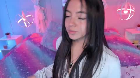 Snapshot of laraa_rous chatting on 09/19/25, 04:36 lara online show from 09/19/25, 04:36