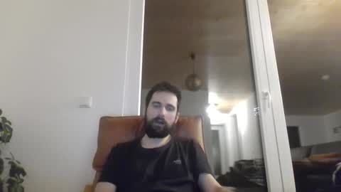 Snapshot of laraaan chatting on 02/11/26, 05:18 laraaan online show from 02/11/26, 05:18