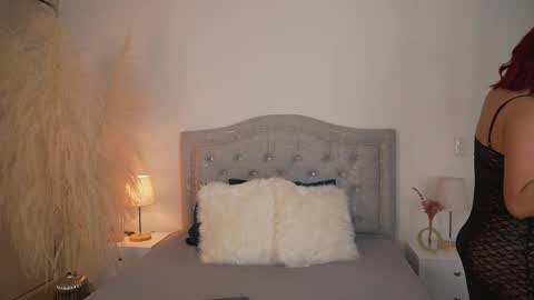 Snapshot of larabaker chatting on 10/03/25, 01:19 Lara online show from 10/03/25, 01:19