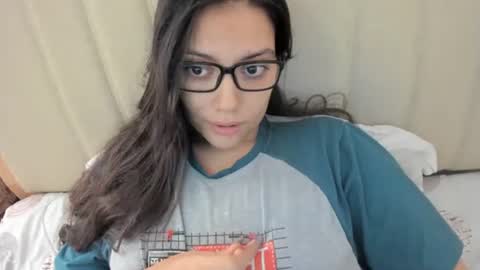 lara online show from 09/19/25, 01:23