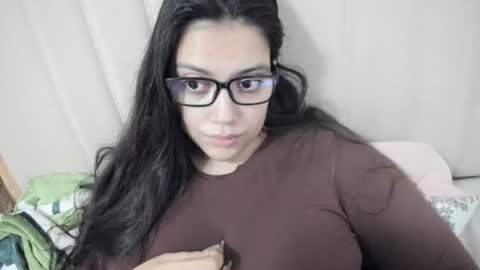 lara online show from 10/04/25, 01:36