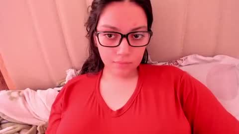 Snapshot of laracamille chatting on 05/09/26, 02:44 lara online show from 05/09/26, 02:44