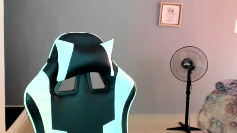 Lara online show from 07/08/26, 10:14