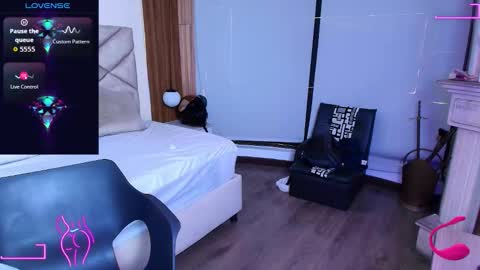 Snapshot of laracooper_ chatting on 03/09/26, 10:25 LaraCooper online show from 03/09/26, 10:25