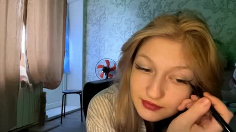 Lily online show from 04/10/26, 09:58