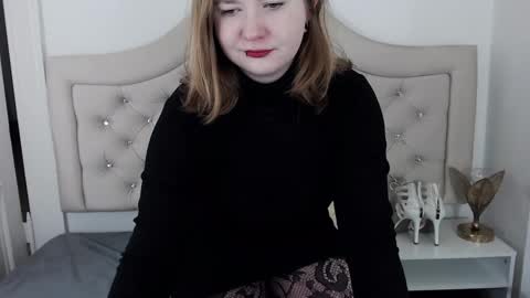 LaraFlirt online show from 12/30/24, 10:34