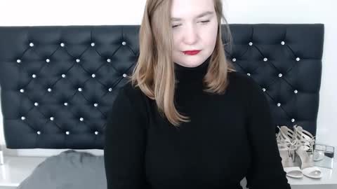 LaraFlirt online show from 02/12/25, 12:05