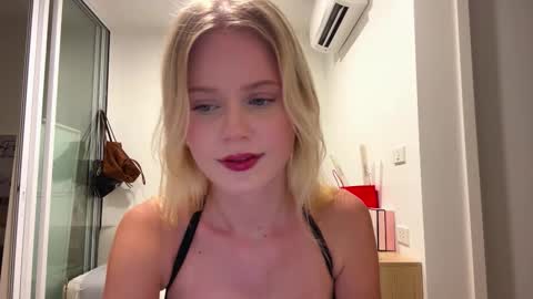 Stella online show from 01/16/26, 10:08