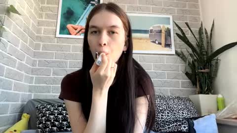 Snapshot of larainerothmiller chatting on 03/19/26, 12:20 lara online show from 03/19/26, 12:20