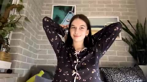 Snapshot of larainerothmiller chatting on 03/20/26, 06:13 lara online show from 03/20/26, 06:13