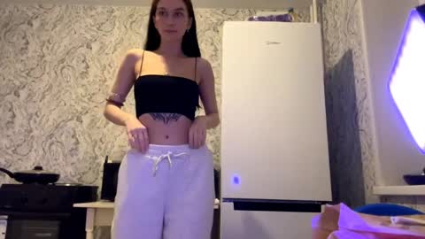 Snapshot of larainerothmiller chatting on 04/07/26, 08:31 lara online show from 04/07/26, 08:31