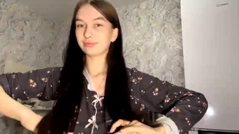 Snapshot of larainerothmiller chatting on 04/22/26, 10:11 lara online show from 04/22/26, 10:11