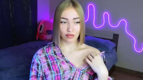 LaraKrein lk online show from 10/12/25, 03:33