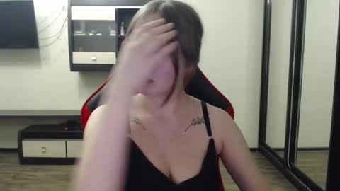 Snapshot of laralianna chatting on 02/18/25, 03:43 Laralianna online show from 02/18/25, 03:43