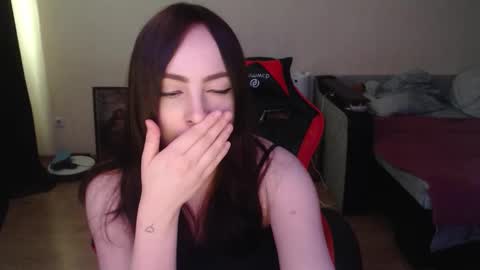 Snapshot of laralianna chatting on 03/18/26, 09:56 Laralianna online show from 03/18/26, 09:56