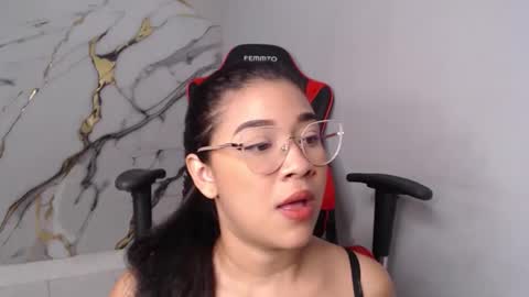 laralmanza online show from 02/16/26, 01:40