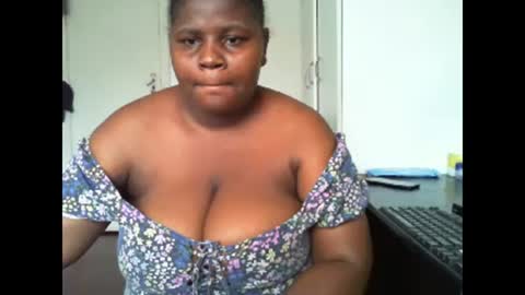 laralovex online show from 12/05/24, 11:38