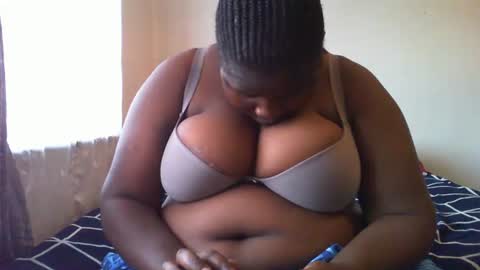 laralovex online show from 03/11/25, 06:00