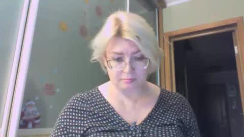 laramrs online show from 09/26/25, 06:01