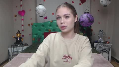 LaraPika online show from 11/04/25, 06:07