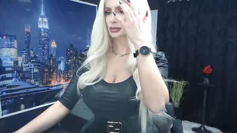 laras_moans online show from 02/05/25, 07:50