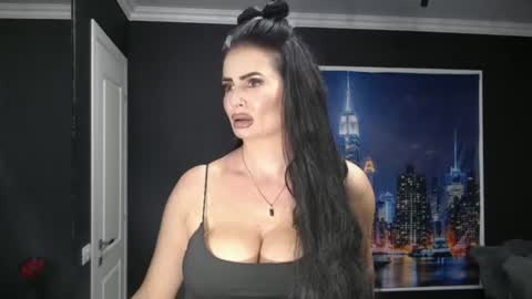 Snapshot of laras_moans chatting on 06/26/26, 08:08 laras_moans online show from 06/26/26, 08:08