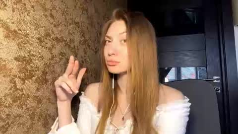 Snapshot of lareebuggie chatting on 06/15/26, 07:10 Eva online show from 06/15/26, 07:10