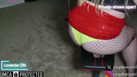 Snapshot of largebootylexi chatting on 12/29/24, 02:49 Lexi online show from 12/29/24, 02:49