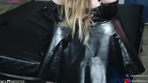 Snapshot of largebootylexi chatting on 01/27/25, 06:41 Lexi online show from 01/27/25, 06:41