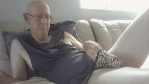 largerthan-   say hi on entry online show from 02/15/26, 11:45