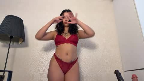 Snapshot of larirossi chatting on 06/27/26, 02:01 Rossi angel online show from 06/27/26, 02:01