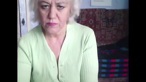 larisaq4ugo24 online show from 02/18/25, 09:32