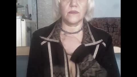 Snapshot of larisaq4ugo24 chatting on 02/28/26, 07:42 larisaq4ugo24 online show from 02/28/26, 07:42