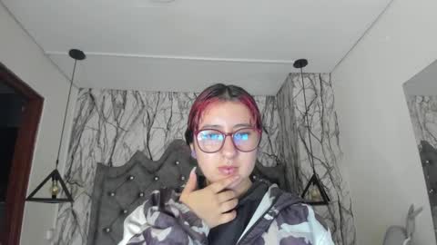  Lari online show from 02/18/25, 01:54