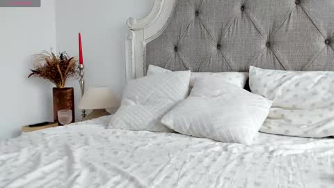 Larissa online show from 11/08/25, 01:00