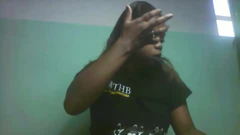 larissa645771 online show from 12/19/25, 03:13