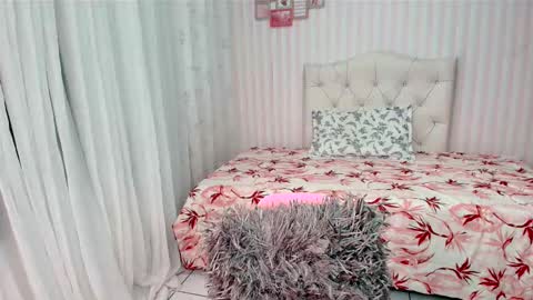 Larissas online show from 03/12/25, 11:12