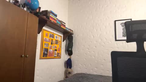 andrew online show from 11/10/25, 01:10