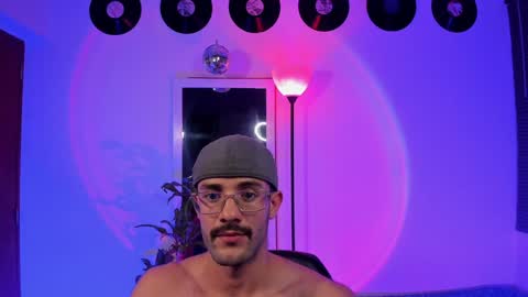 Snapshot of larry_stewart chatting on 01/07/25, 03:24 larry_stewart online show from 01/07/25, 03:24