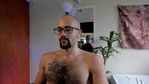 Snapshot of larry_stewart chatting on 04/12/26, 05:51 larry_stewart online show from 04/12/26, 05:51