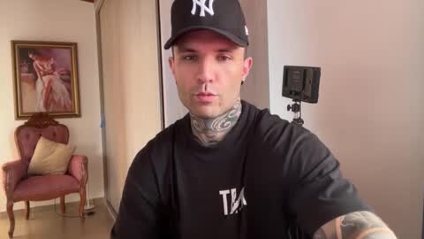 Snapshot of larsskeet chatting on 05/20/26, 05:19 larsskeet online show from 05/20/26, 05:19