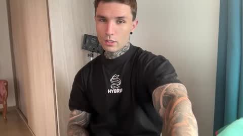 Snapshot of larsskeet chatting on 06/02/26, 05:37 larsskeet online show from 06/02/26, 05:37