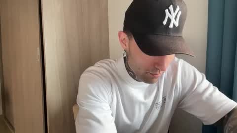 Snapshot of larsskeet chatting on 06/09/26, 05:57 larsskeet online show from 06/09/26, 05:57